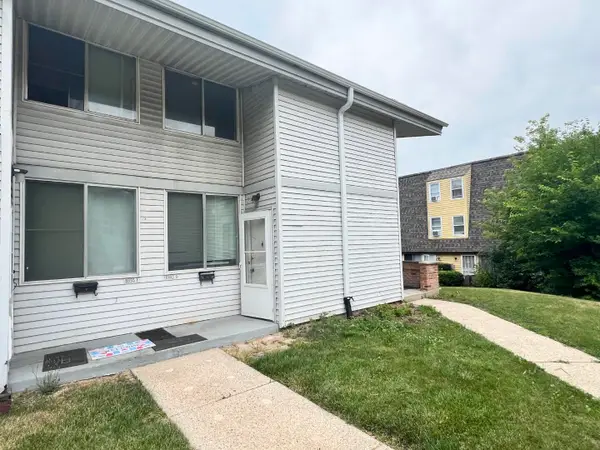 8895 N Swan Rd, Milwaukee, WI 53224