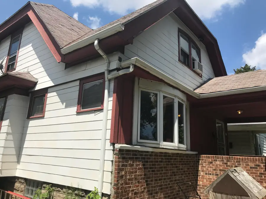 3763 N 10th St, Milwaukee, WI 53206 - #2