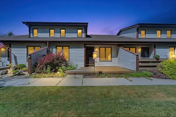 3745 Cheyenne Ct, Caledonia, WI 53404