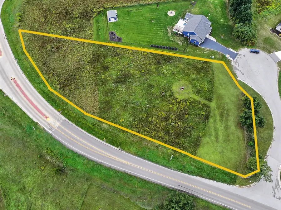 S59W29923 Aces Ct, Genesee, WI 53189 - #2