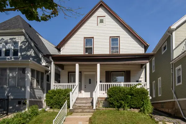 1424 S 79th St, West Allis, WI 53214
