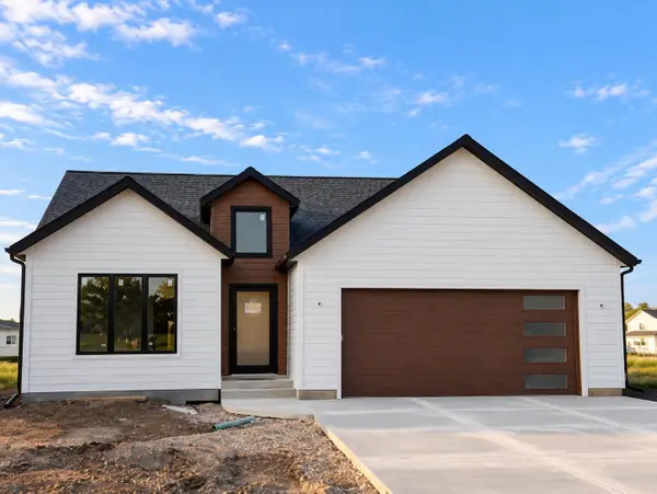 850 Stanton Way, Saukville, WI 53080