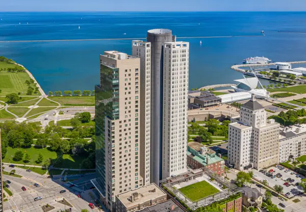 923 E Kilbourn Ave, Milwaukee, WI 53202