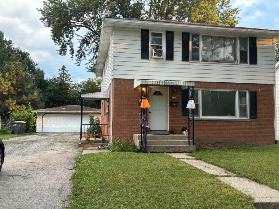 505 Gascoigne Dr, Waukesha, WI 53188 - #2