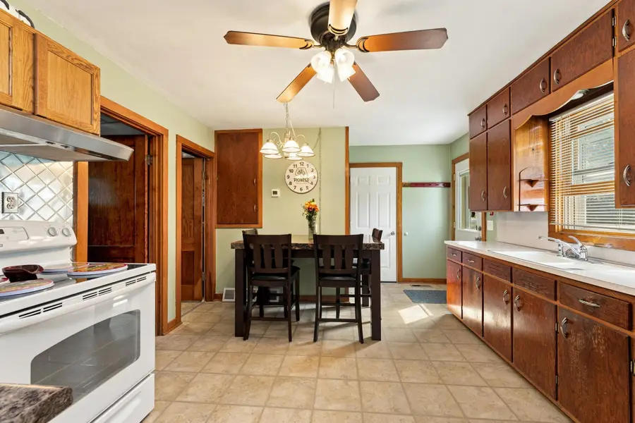 202 Center St E, Rockland, WI 54653 - #3
