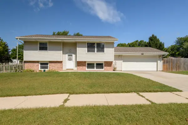 2018 Robin St, West Bend, WI 53090