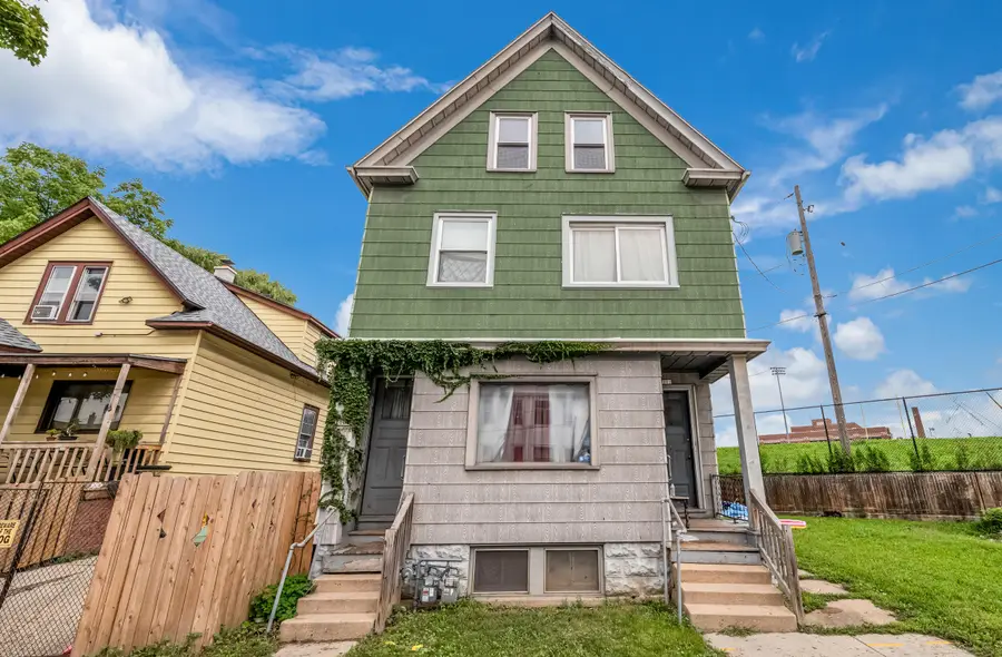 1002 W Becher St, Milwaukee, WI 53215 - #3