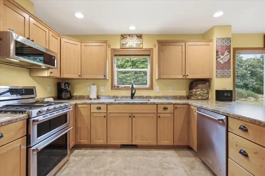 N4233 Glacier Rd, Lyndon, WI 53073 - #3