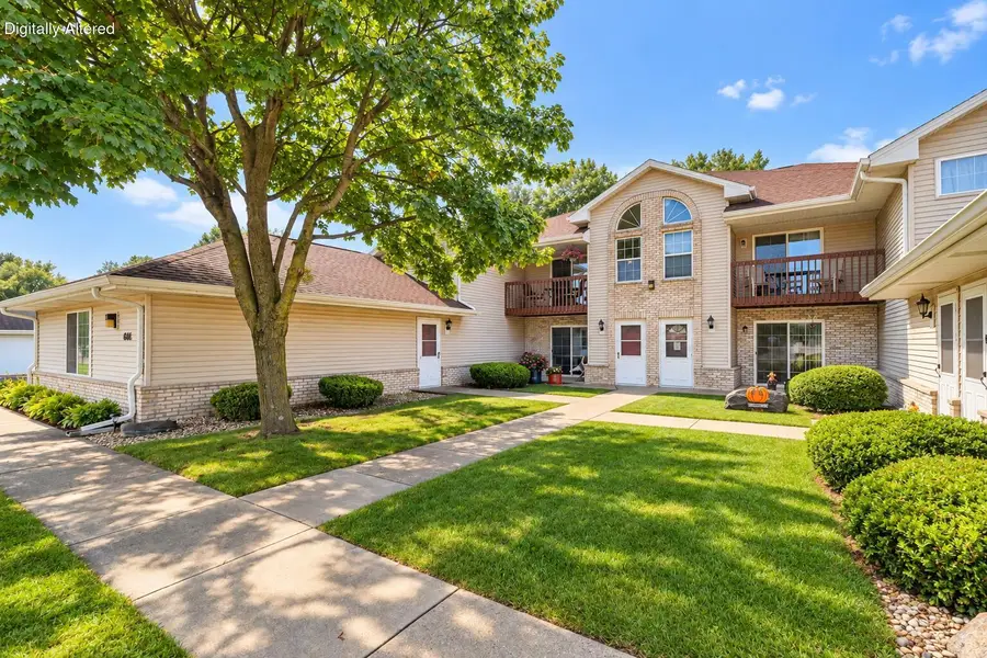 6185 S Creekside Dr, Cudahy, WI 53110 - #2
