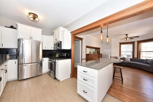 1714 E Kane Pl, Milwaukee, WI 53202
