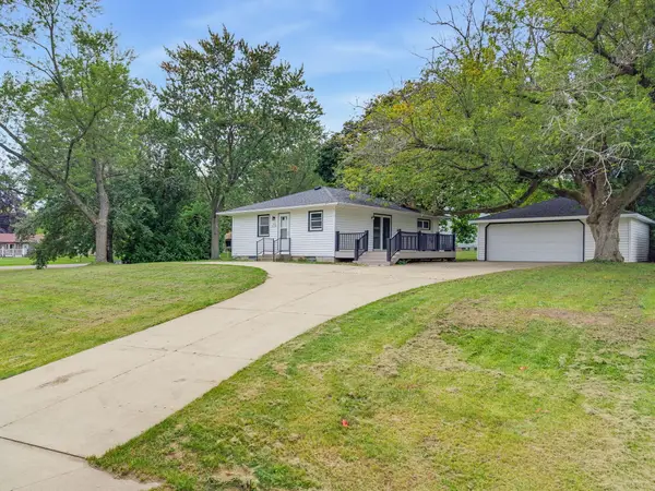 N65W14104 Hazel K Cir, Menomonee Falls, WI 53051