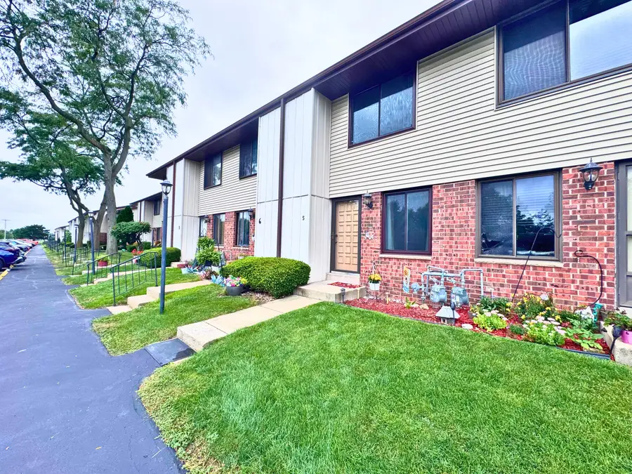 1415 Oakes Rd, Mount Pleasant, WI 53406 - #3
