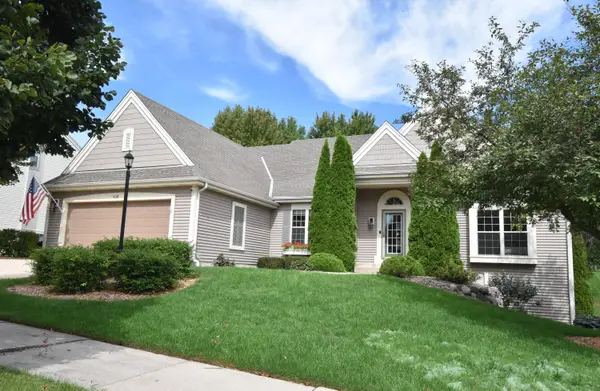 930 Dana Ln, Waukesha, WI 53189