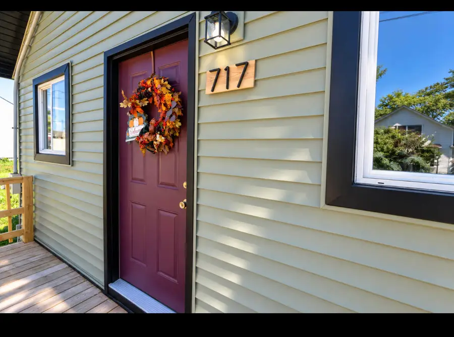 717 Hubbard St, Racine, WI 53402 - #2