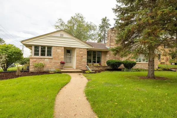 201 Gardner Ave, Burlington, WI 53105