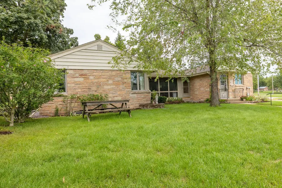 201 Gardner Ave, Burlington, WI 53105 - #3