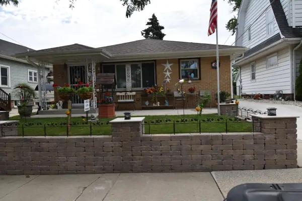 609 Blaine Ave, Racine, WI 53405