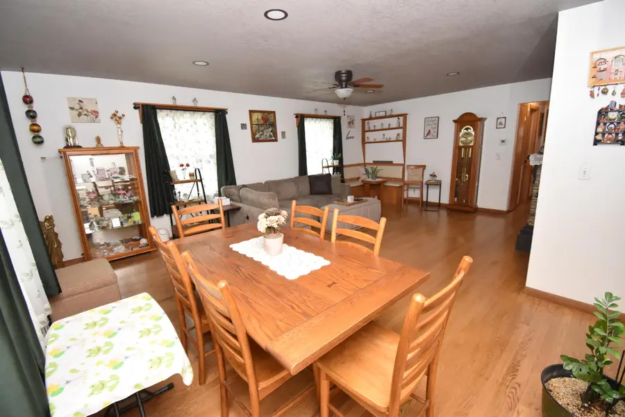 609 Blaine Ave, Racine, WI 53405 - #3