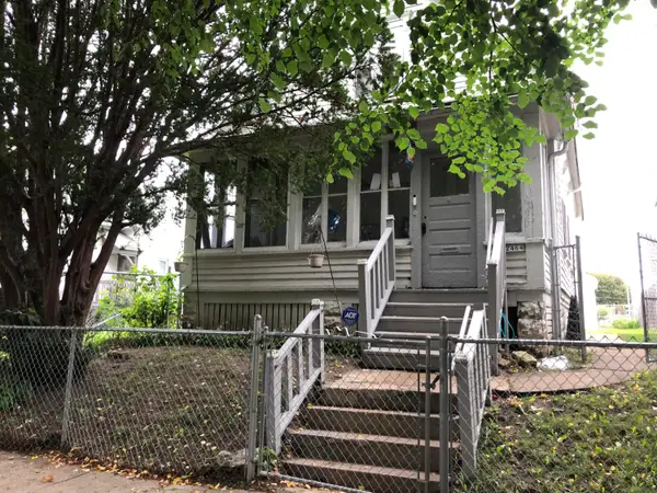 2464 W Lloyd St, Milwaukee, WI 53205