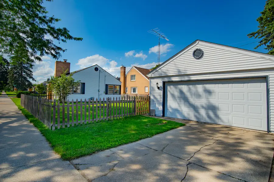 620 Melvin Ave, Racine, WI 53402 - #2