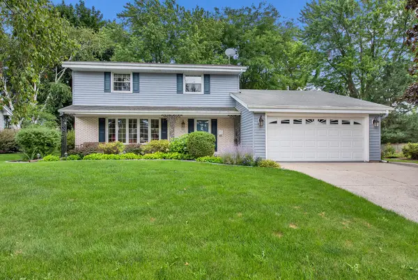 N89W17151 Highland Ct, Menomonee Falls, WI 53051