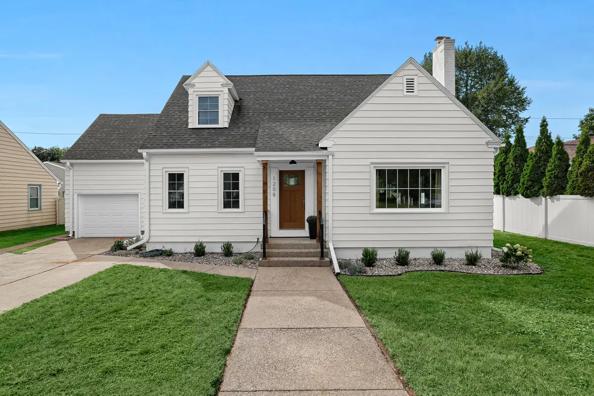 1208 Losey Blvd S, La Crosse, WI 54601 - #1