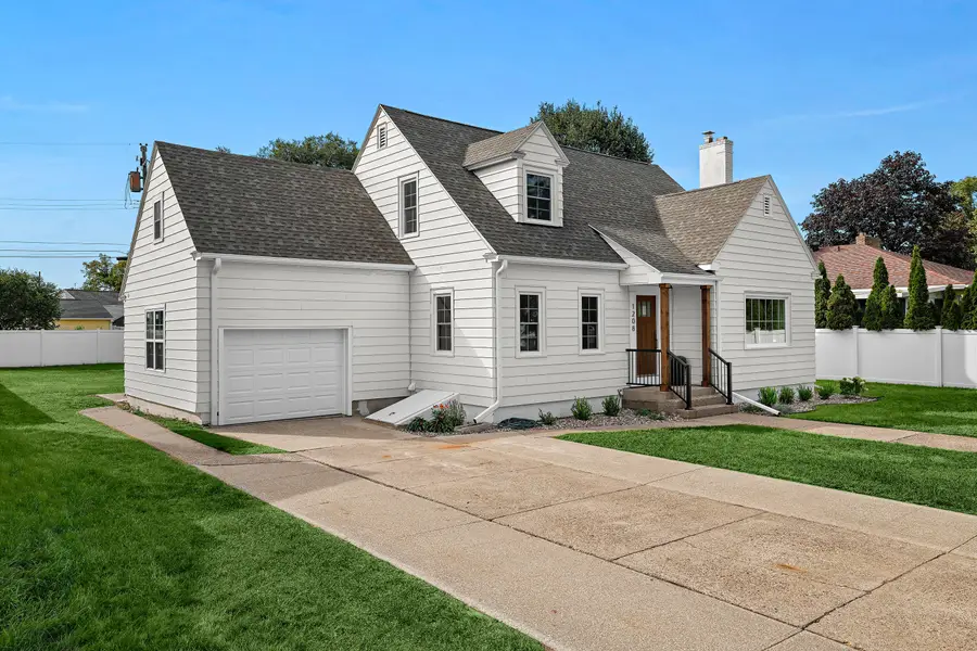 1208 Losey Blvd S, La Crosse, WI 54601 - #2