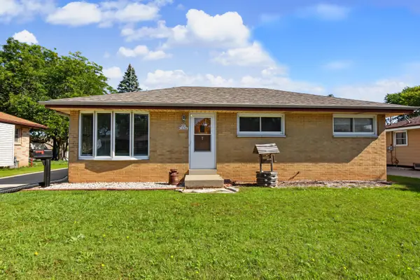 N89W15240 Jefferson Ave, Menomonee Falls, WI 53051