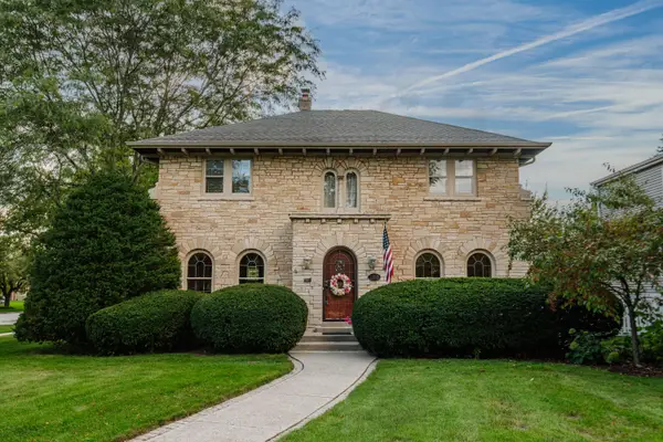 2263 Ludington Ave, Wauwatosa, WI 53226