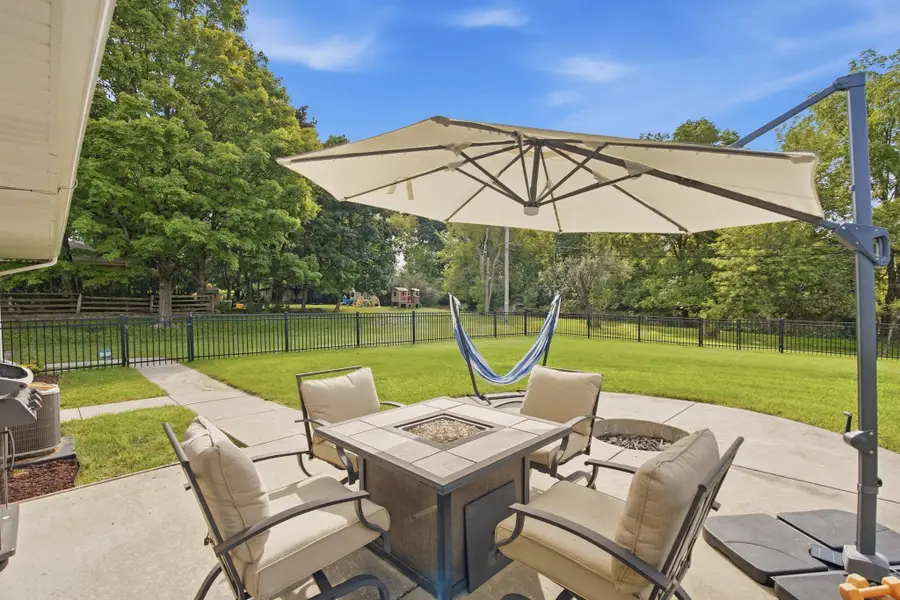 14465 Lindsay Dr, Brookfield, WI 53005 - #3