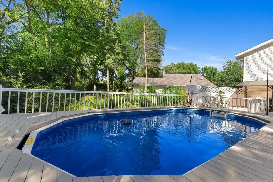 4349 Woodbury Ln, Mount Pleasant, WI 53403 - #2