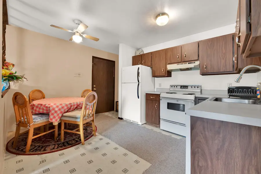 4909 Scotts Way, Caledonia, WI 53402 - #2
