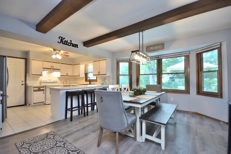 W220N2767 Maplewood Ln, Pewaukee, WI 53186 - #3