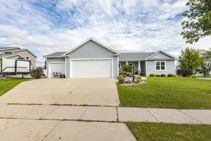 354 Rosewood Ave, Lake Mills, WI 53551 - #2