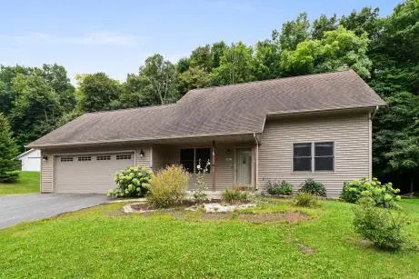 W5661 Summit Woods Ln, Plymouth, WI 53073