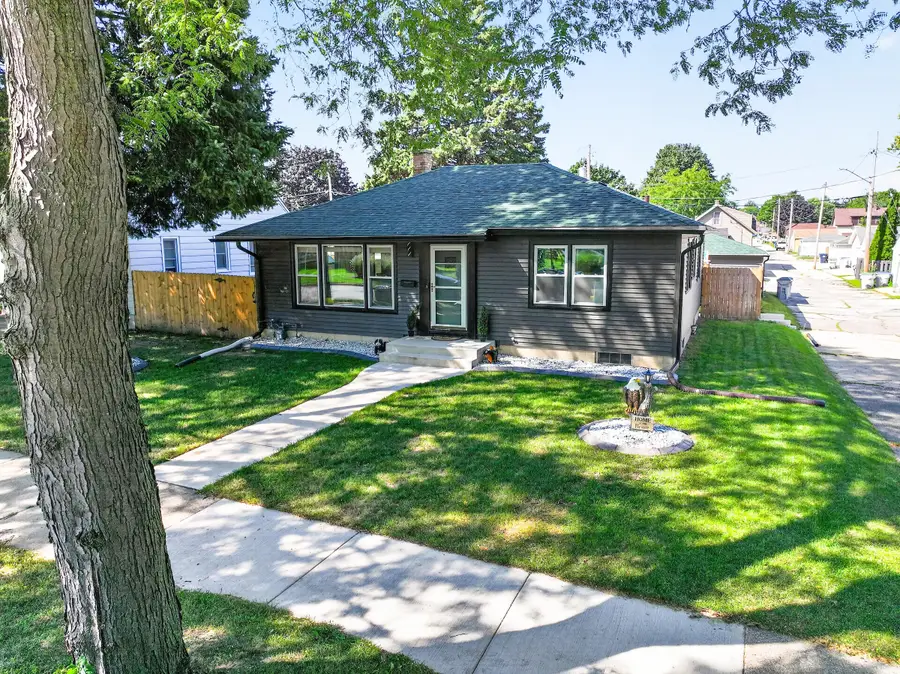 3049 S 31st St, Milwaukee, WI 53215 - #2
