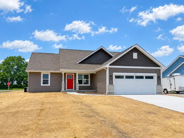 538 Arbor Ridge Dr, Delavan, WI 53115