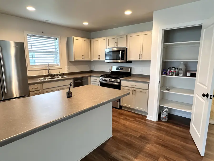 1033 Cole Ct, Sheboygan Falls, WI 53085 - #3