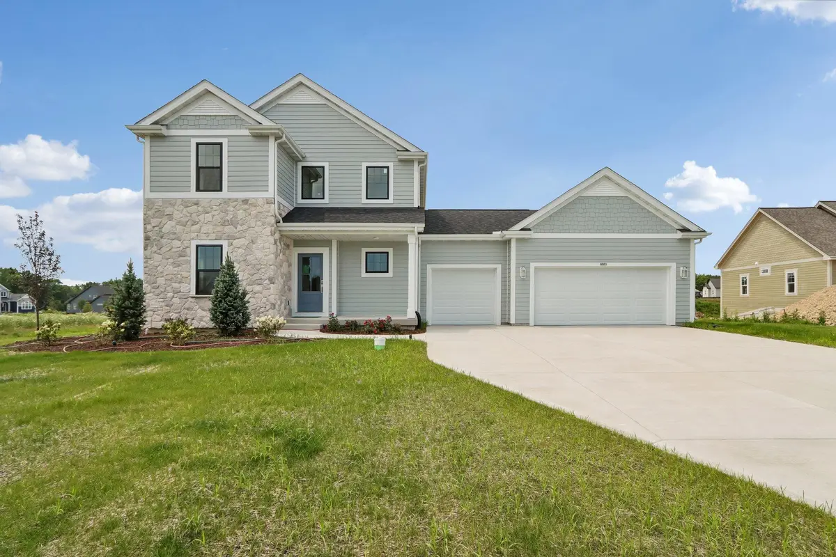 9901 N Migratory Ln, Mequon, WI 53097 - #1