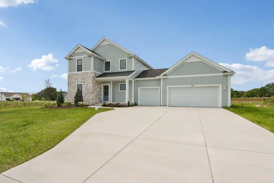 9901 N Migratory Ln, Mequon, WI 53097 - #2