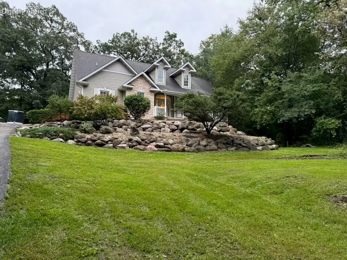 1528 E Lakeshore Dr, Twin Lakes, WI 53181 - #1
