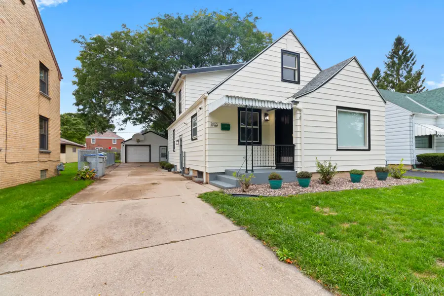 3805 S 21st St, Milwaukee, WI 53221 - #2