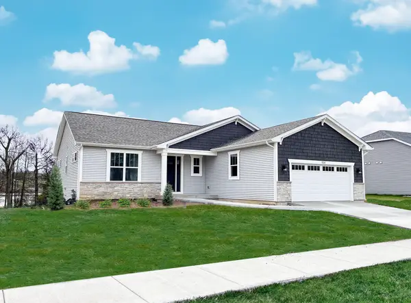 715 Arbor Ridge Dr, Delavan, WI 53115