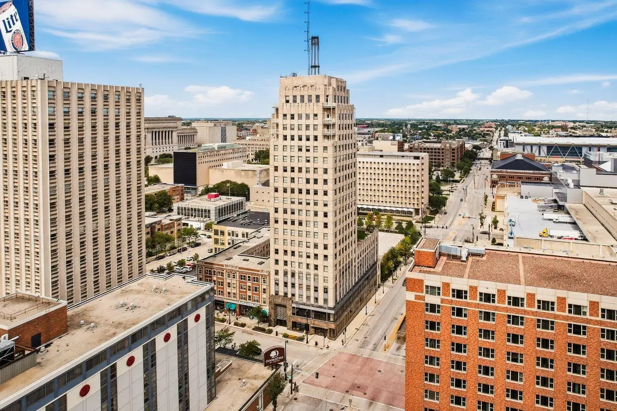 606 W Wisconsin Ave, Milwaukee, WI 53203 - #1