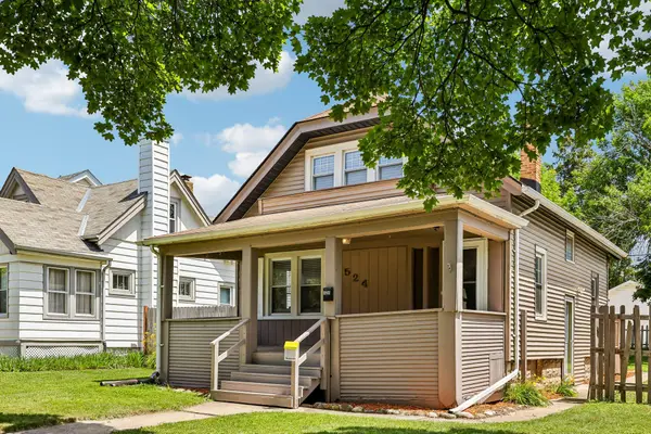 524 S Oak Park Ct, Milwaukee, WI 53214