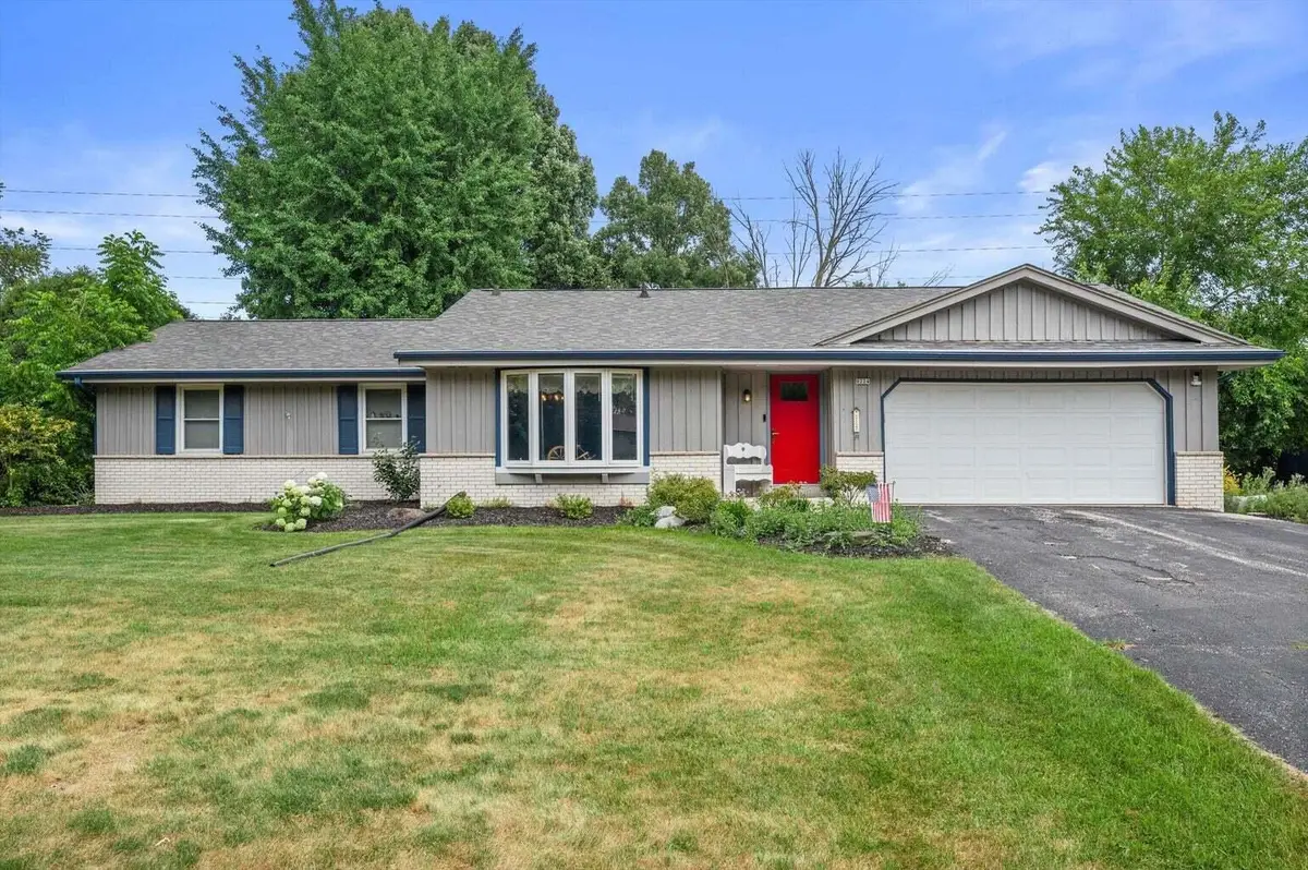 9224 N Fairy Chasm Ln, Brown Deer, WI 53223 - #1