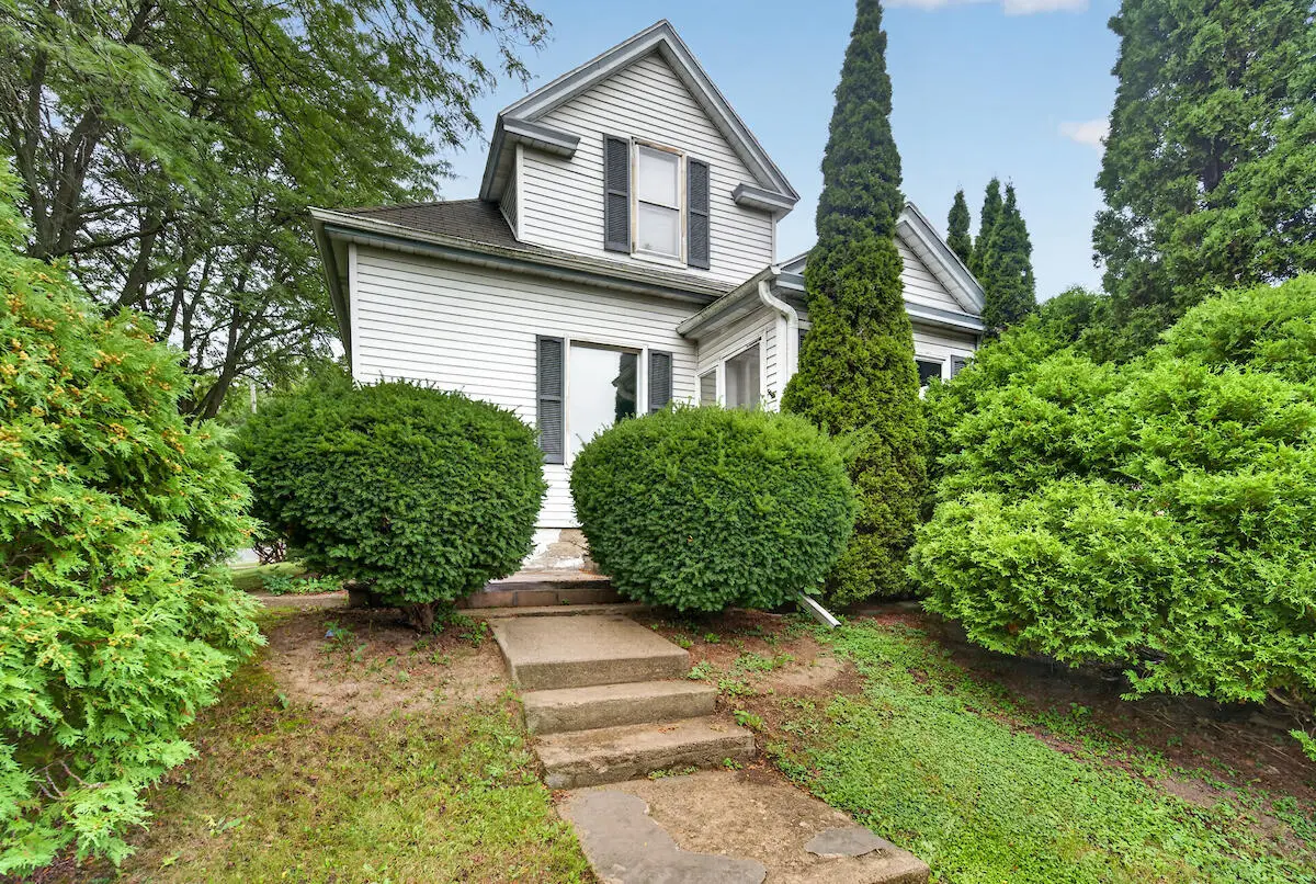 5053 N 126th St, Butler, WI 53007 - #1