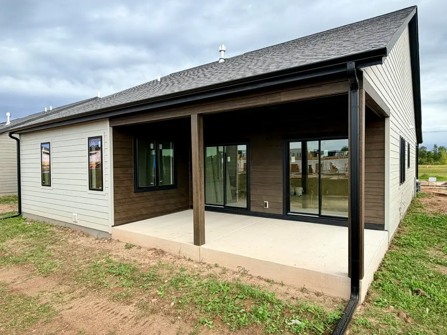 838 Stanton Way, Saukville, WI 53080 - #2