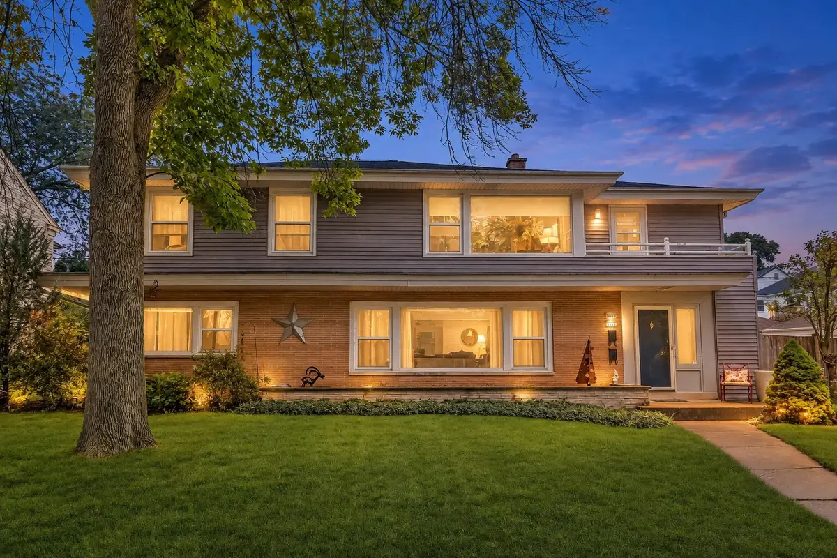 4441 N Wildwood Ave, Shorewood, WI 53211 - #1