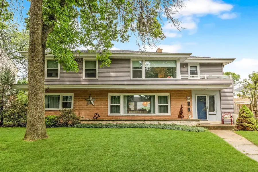 4441 N Wildwood Ave, Shorewood, WI 53211 - #2
